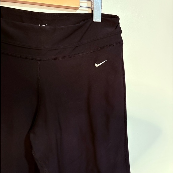 Nike Black Wide Leg Capri Athletic Leggings - Picture 5 of 10